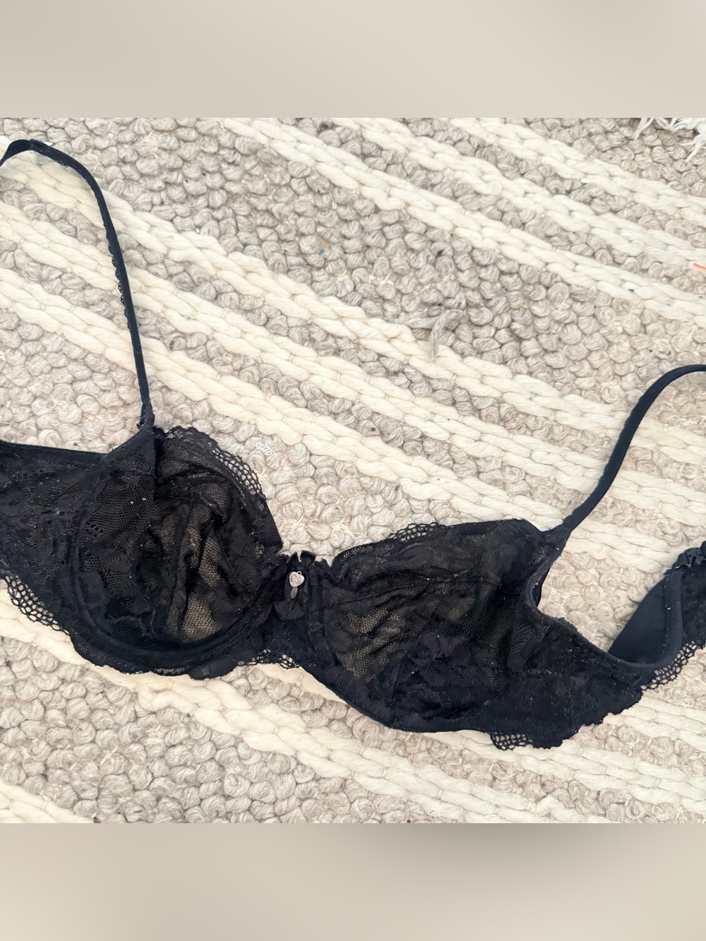 Victoria’s Secret very sexy underwire Sheer Lace Underwire Bra black 36C